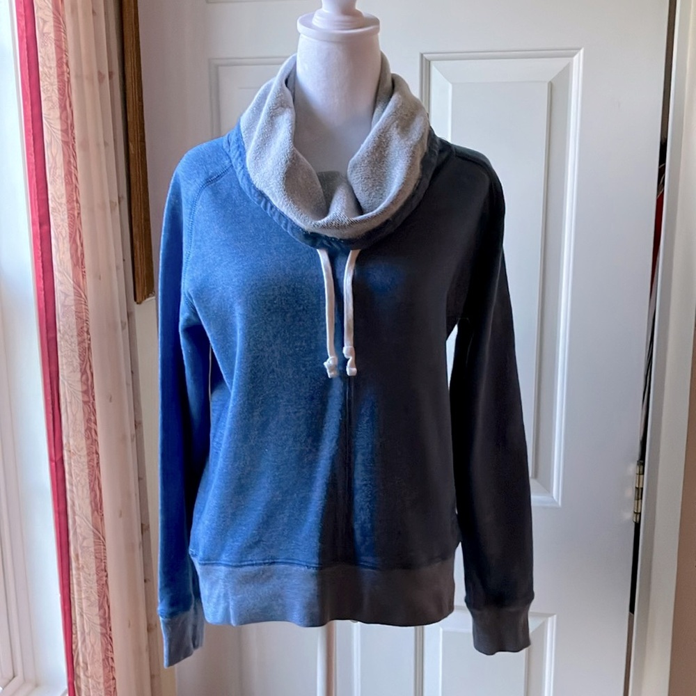 Converse Women Cotton Funnel Neck Sweatshirt